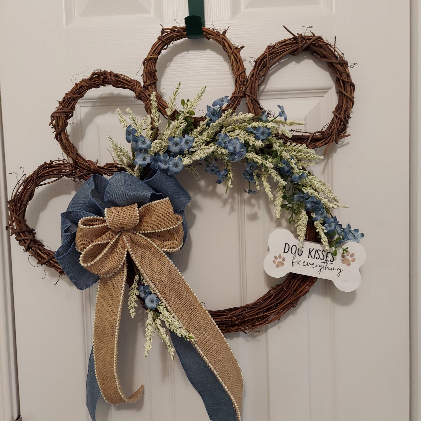 paw print wreaths
