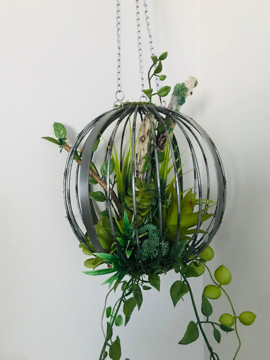 Metal Sphere Hanging Terrarium