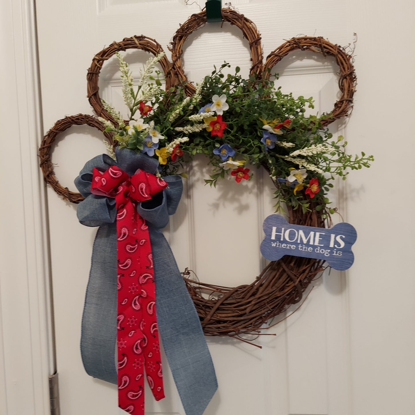 paw print wreaths