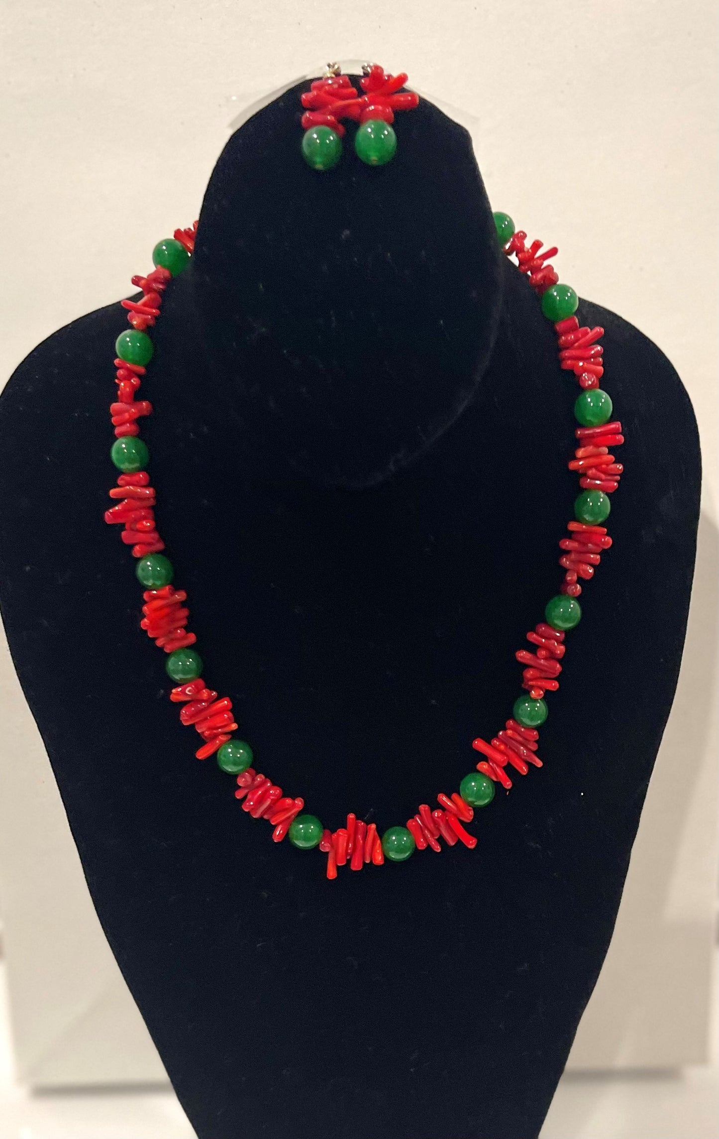 Red bamboo coral nuggets and green jade beads necklace with matching earrings